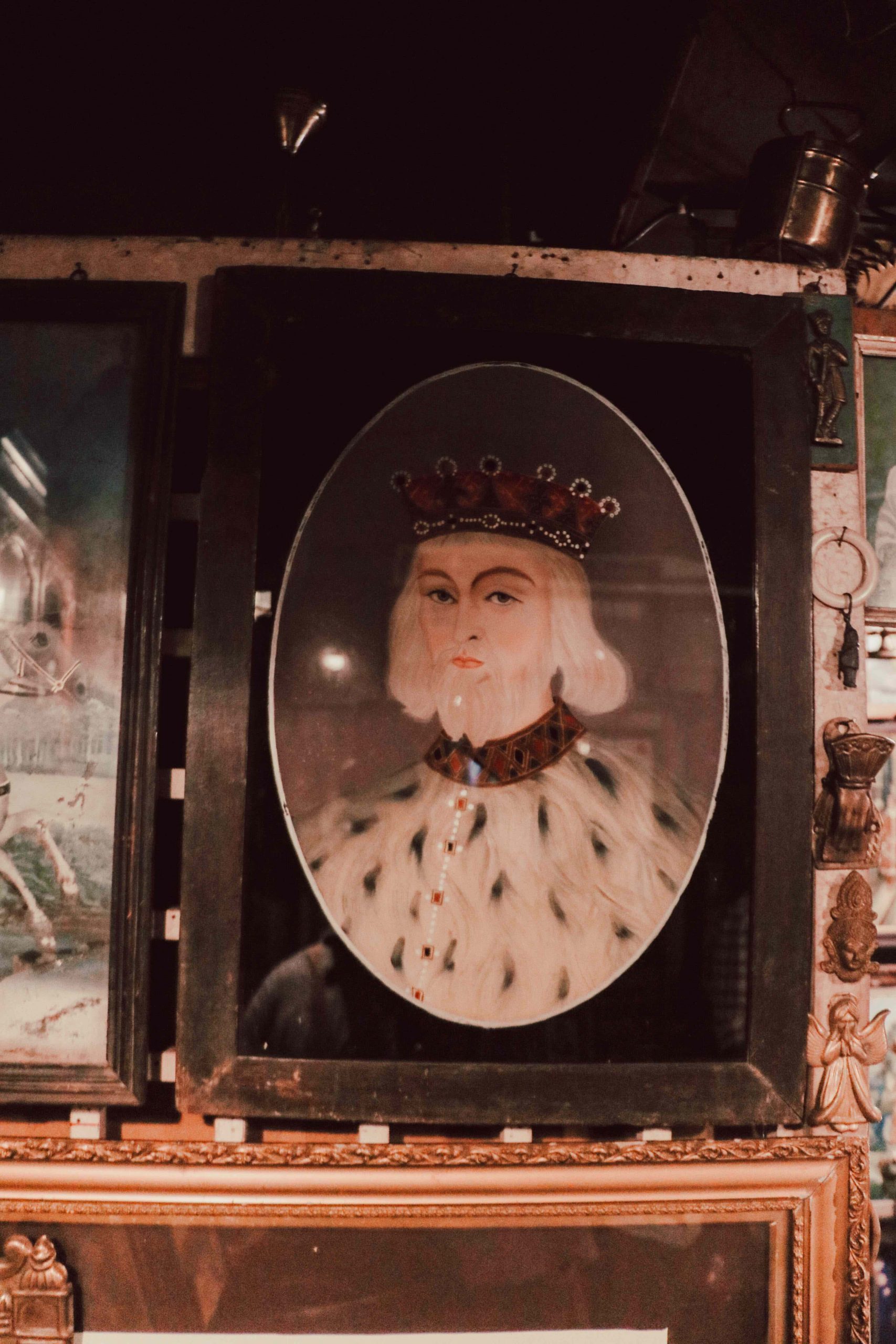 4 Awesome Stores For Buying Vintage Furniture and Household Items in Mumbai