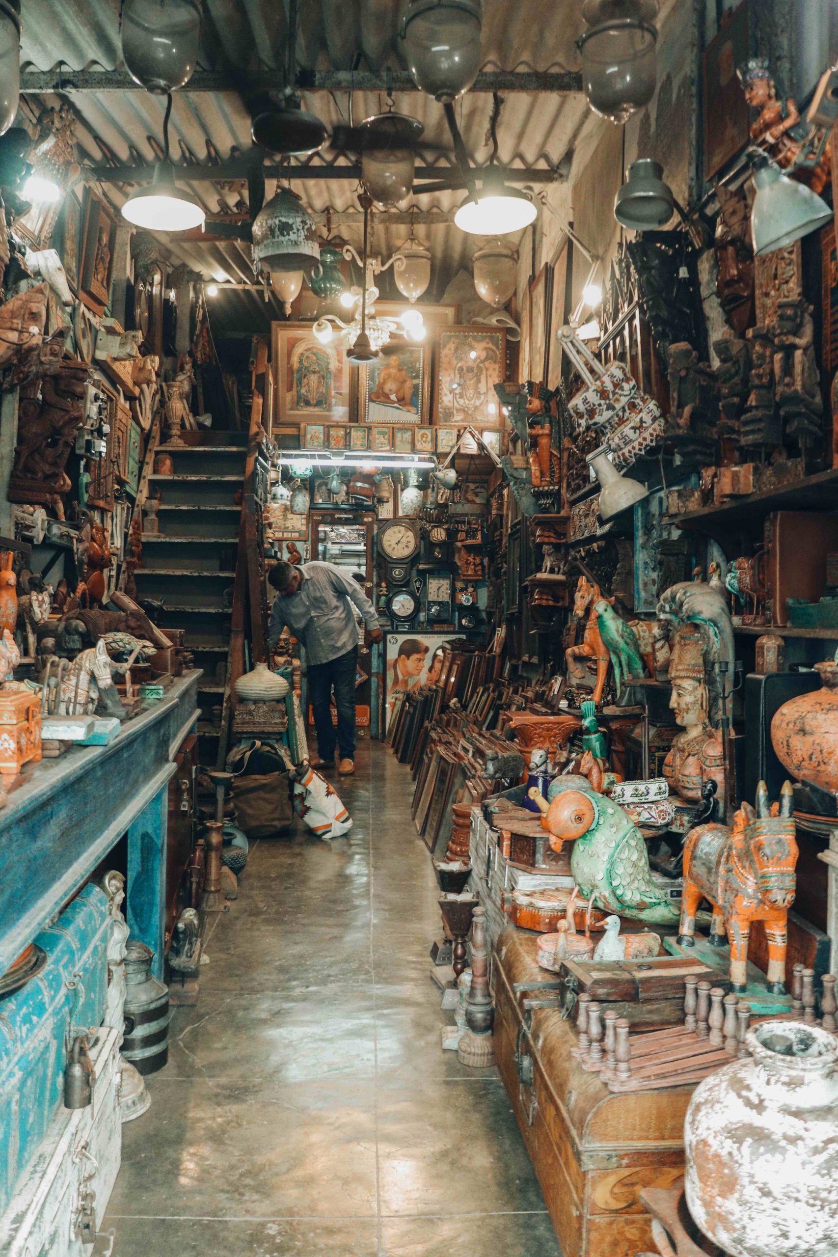 4 Awesome Stores For Buying Vintage Furniture and Household Items in Mumbai