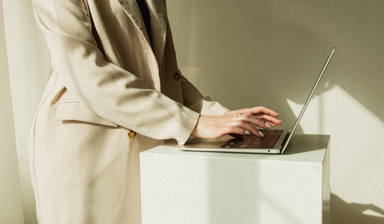 pexels-artem-podrez-8512142